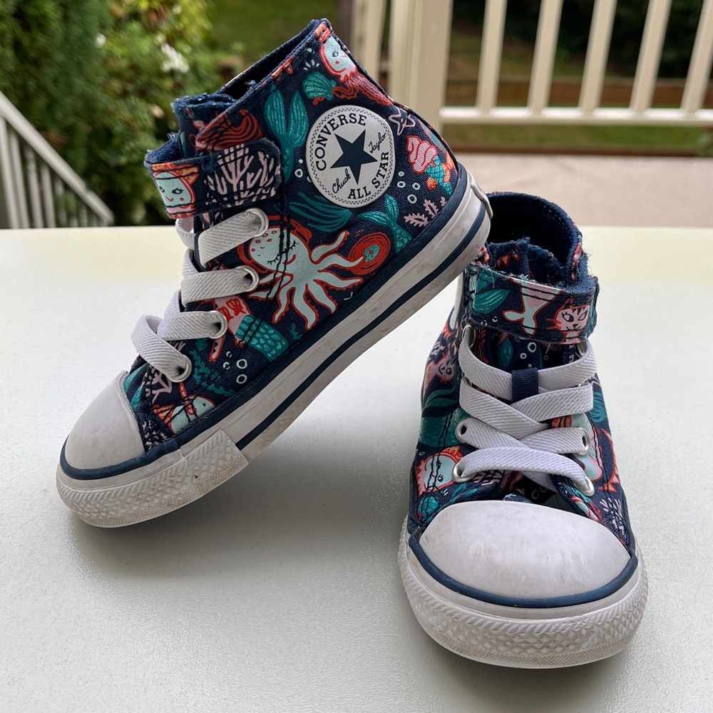 Converse Kids High-Top Sneakers with Ocean Design, size small child 7